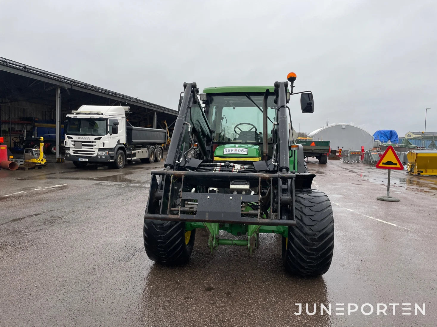 John Deere 6010 SE med lastare & fronlyft