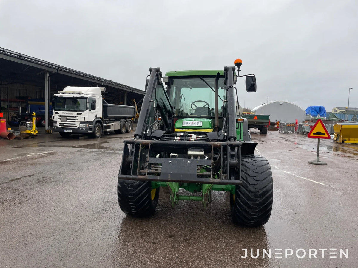 John Deere 6010 SE med lastare & fronlyft