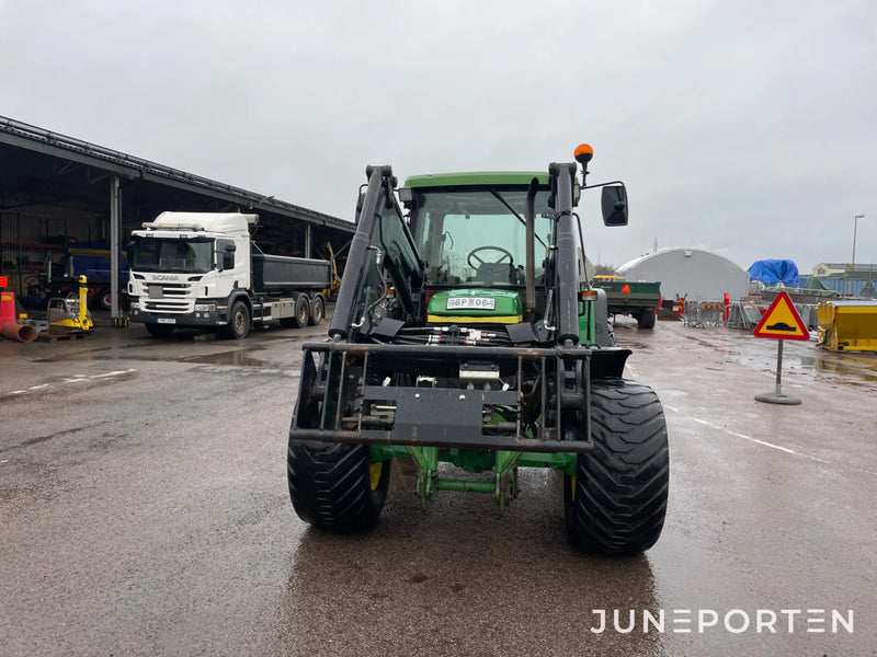 John Deere 6010 SE med lastare & fronlyft