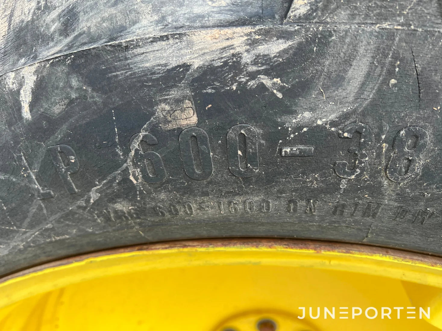 John Deere 6430 med lastare