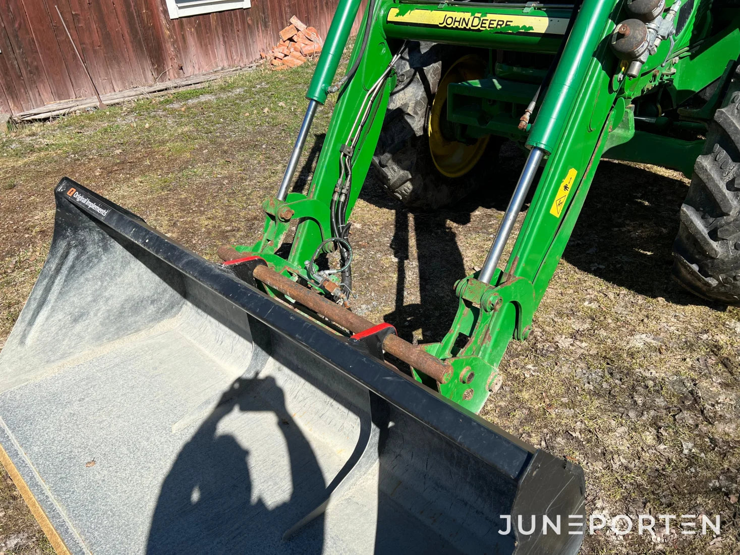 John Deere 6430 med lastare