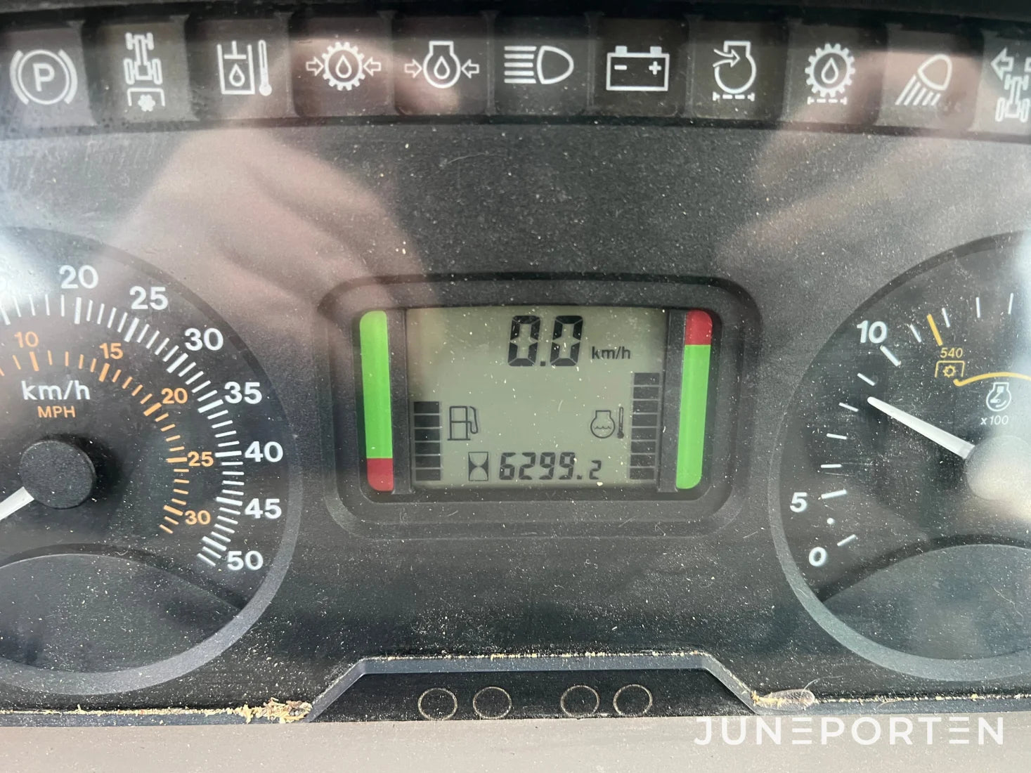 John Deere 6430 med lastare