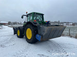 John Deere 7530 med Vikplog & Sandspridare