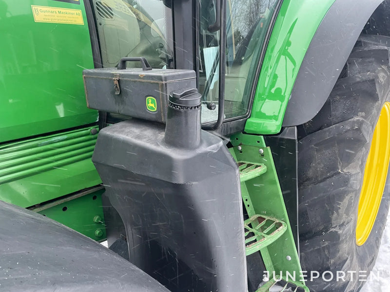 John Deere 7530 med Vikplog & Sandspridare