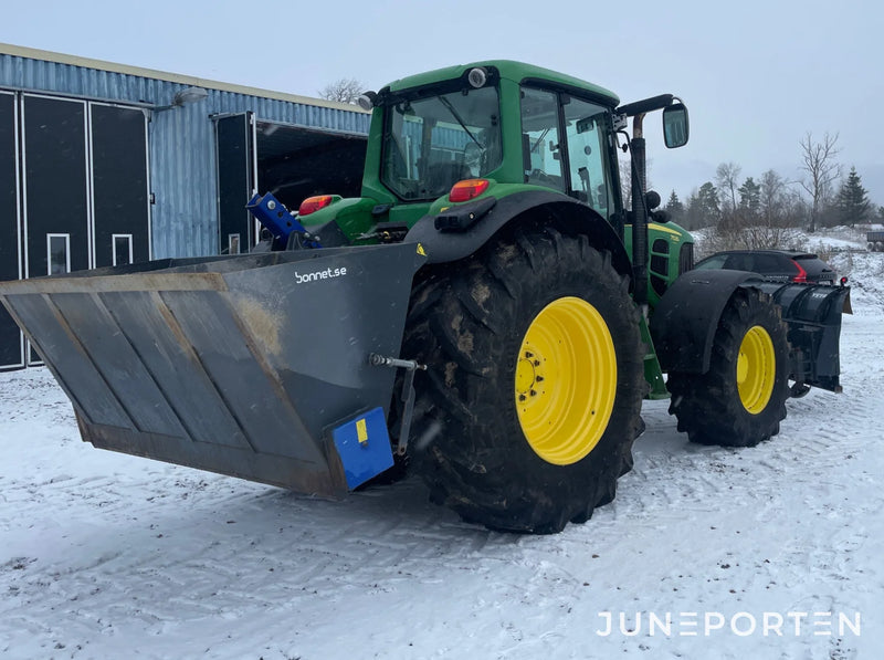 John Deere 7530 med Vikplog & Sandspridare