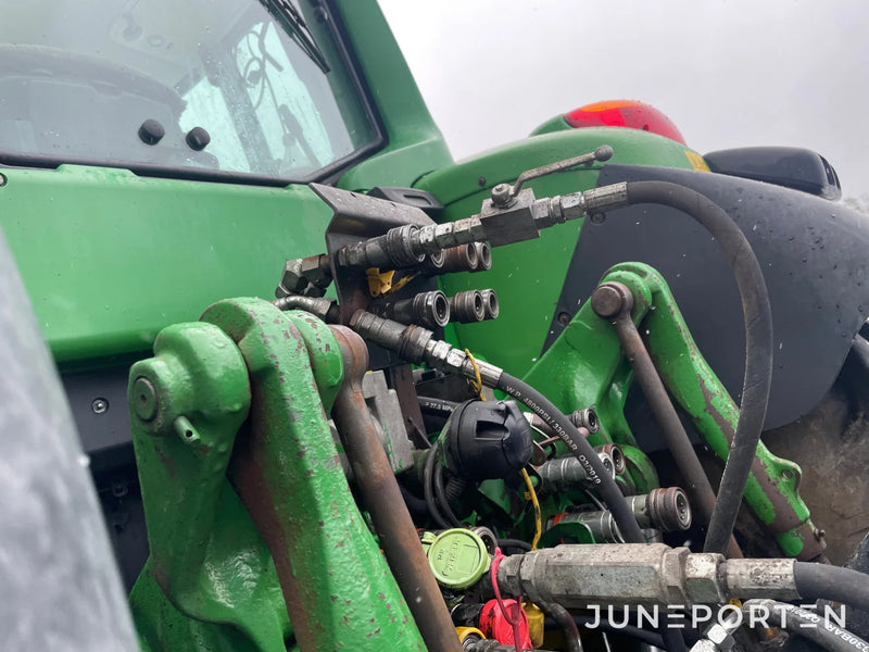 John Deere 7530 med Vikplog & Sandspridare