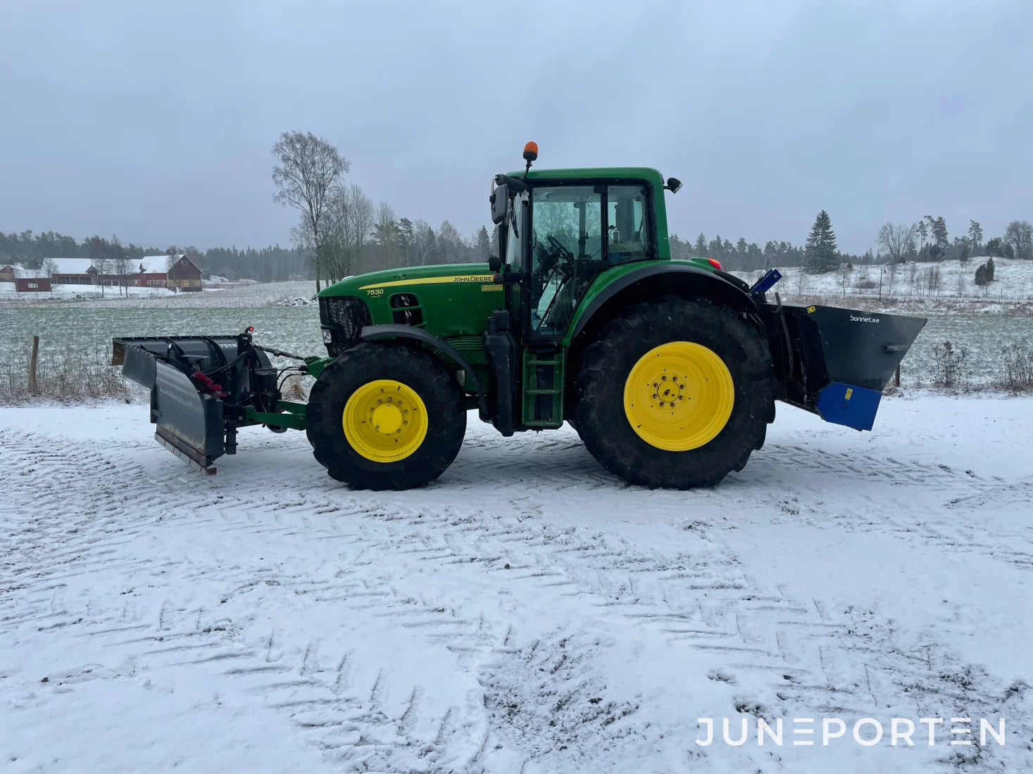 John Deere 7530 med Vikplog & Sandspridare
