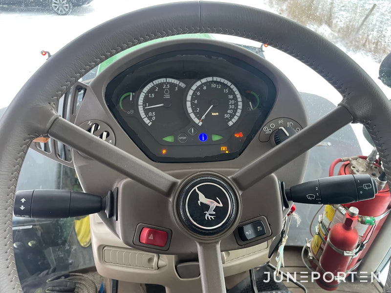 John Deere 7530 med Vikplog & Sandspridare