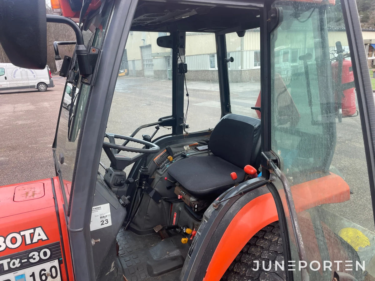 Kubota STA-30 med Lastare & Redskap