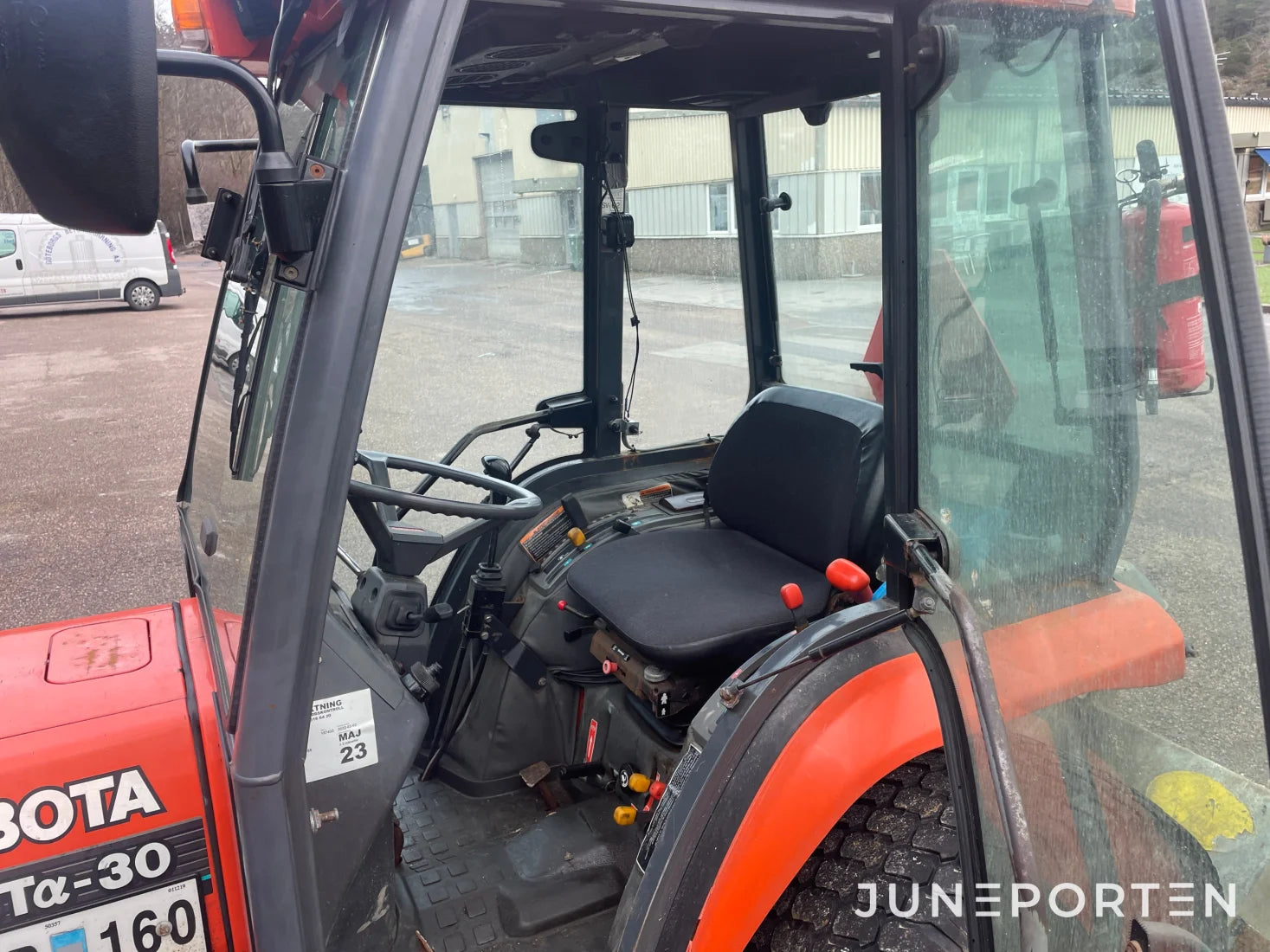 Kubota STA-30 med Lastare & Redskap