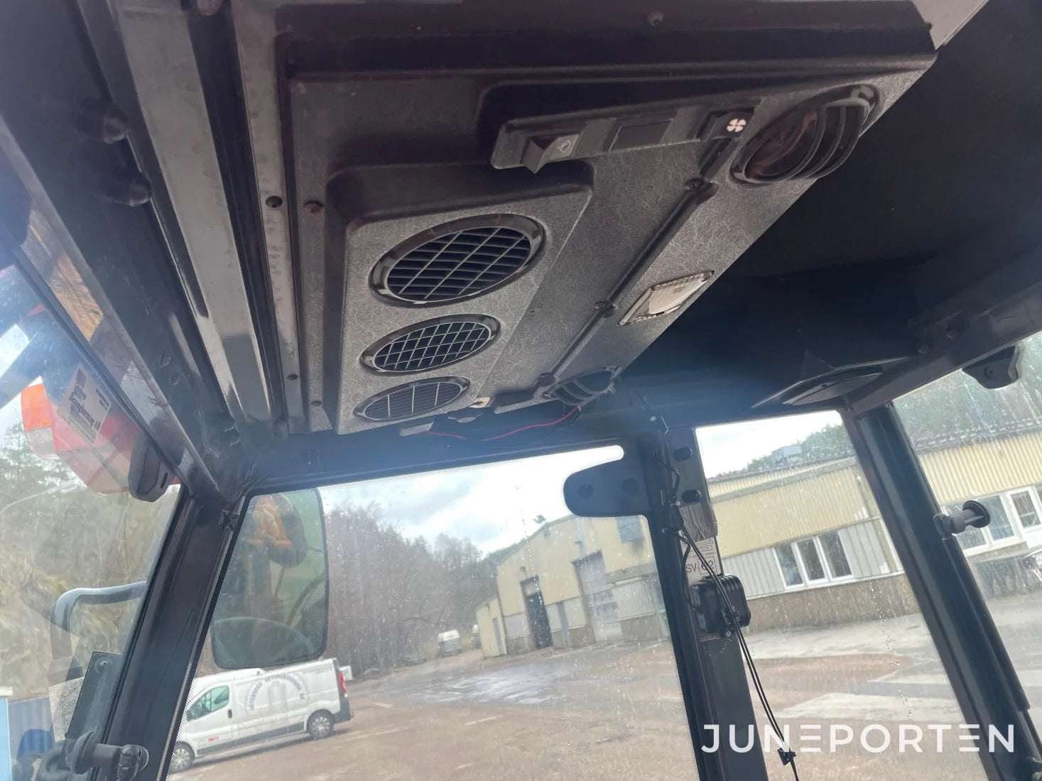 Kubota STA-30 med Lastare & Redskap