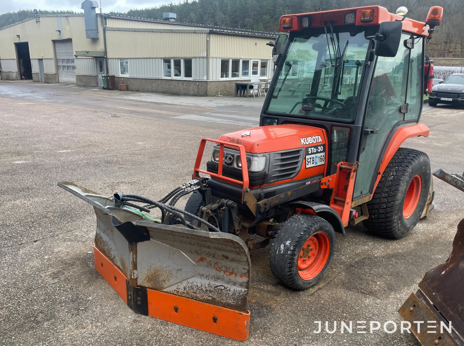 Kubota STA-30 med Lastare & Redskap