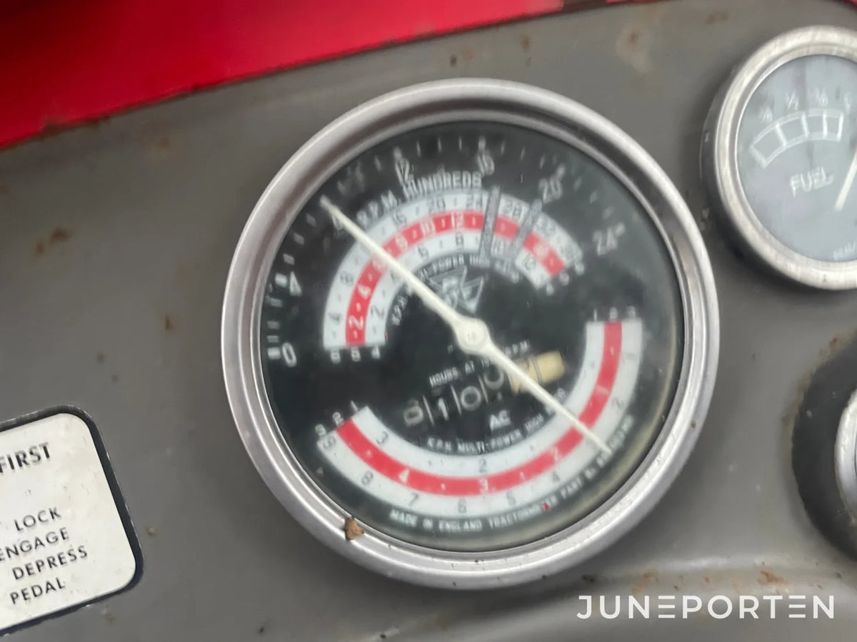 Massey Ferguson 178 med lastare