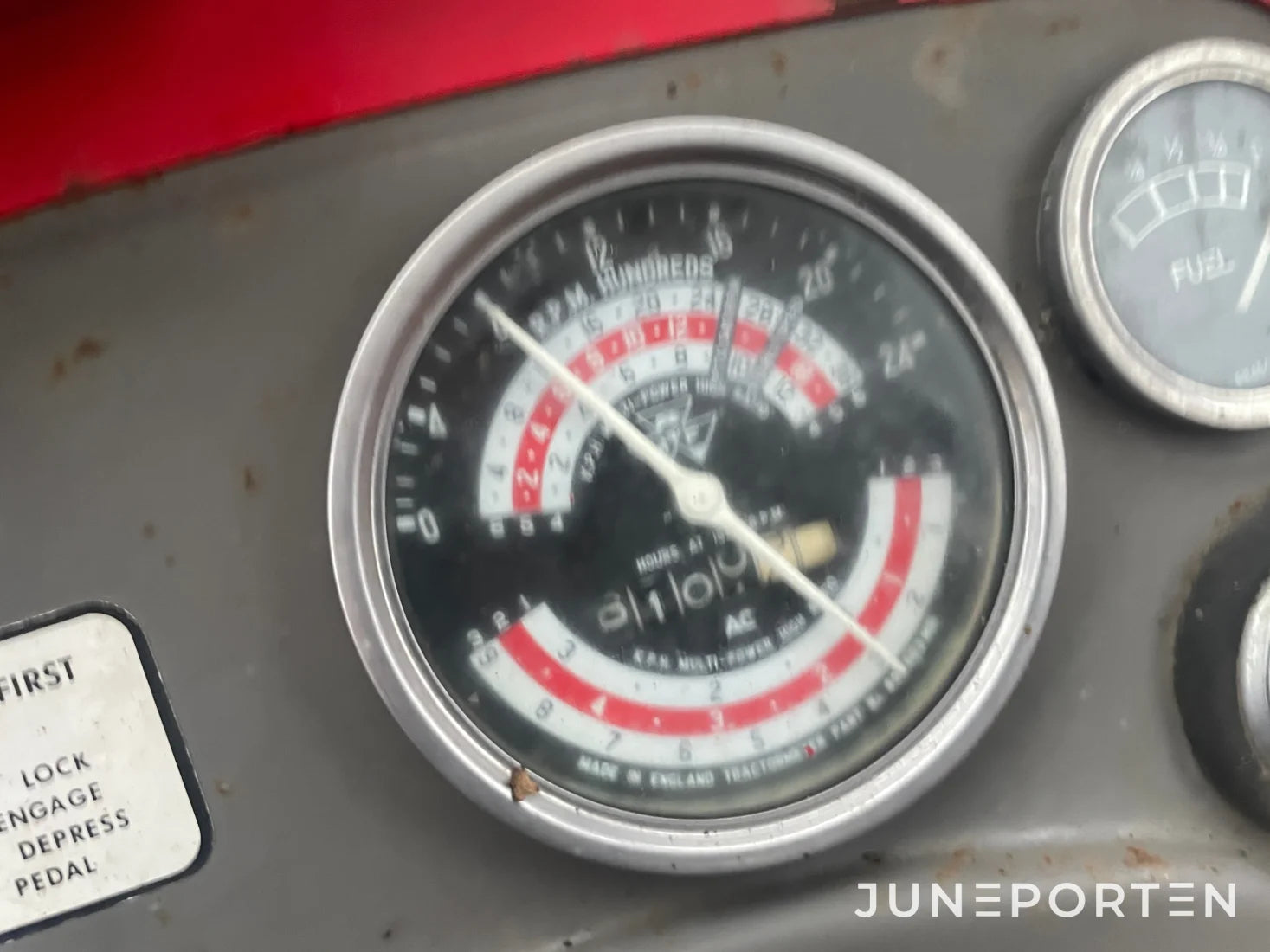 Massey Ferguson 178 med lastare