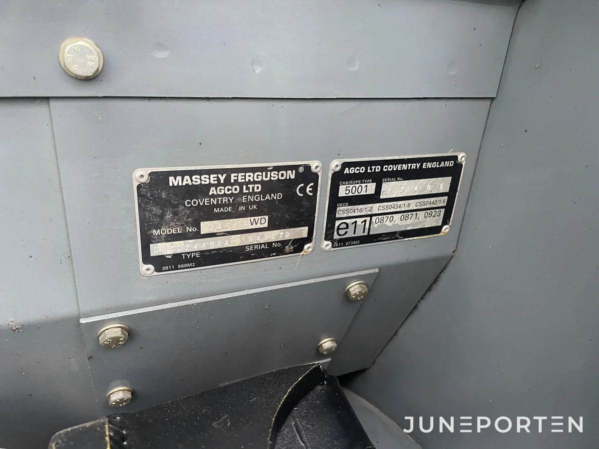 Massey Ferguson 4245 med Lastare