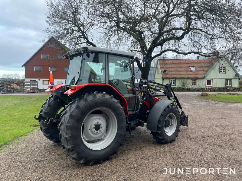 Massey Ferguson 4245 med Lastare