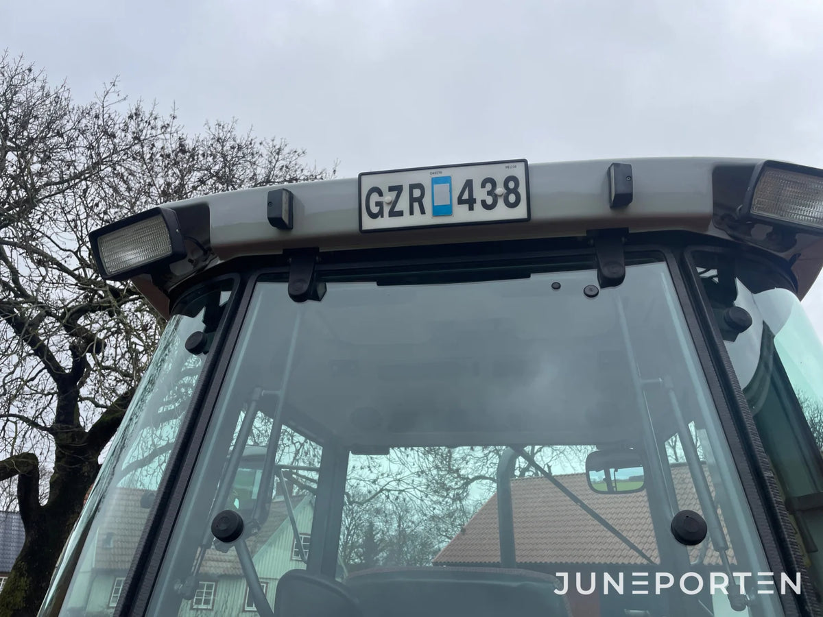 Massey Ferguson 4245 med Lastare
