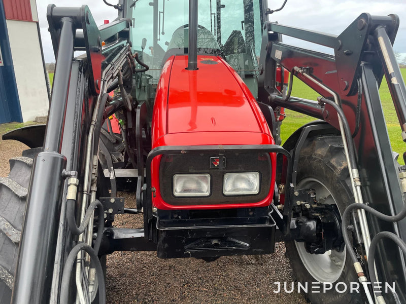 Massey Ferguson 4245 med Lastare