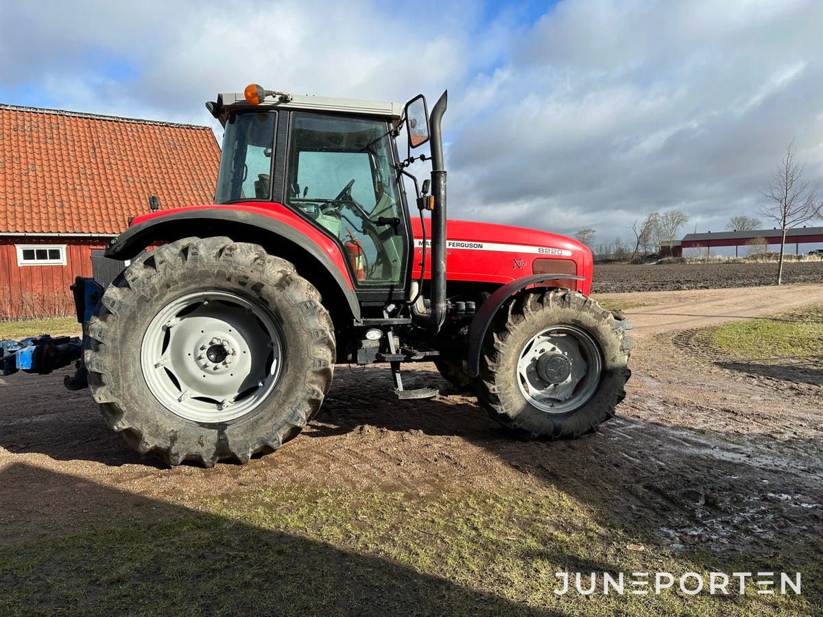 Massey Ferguson 8220-4