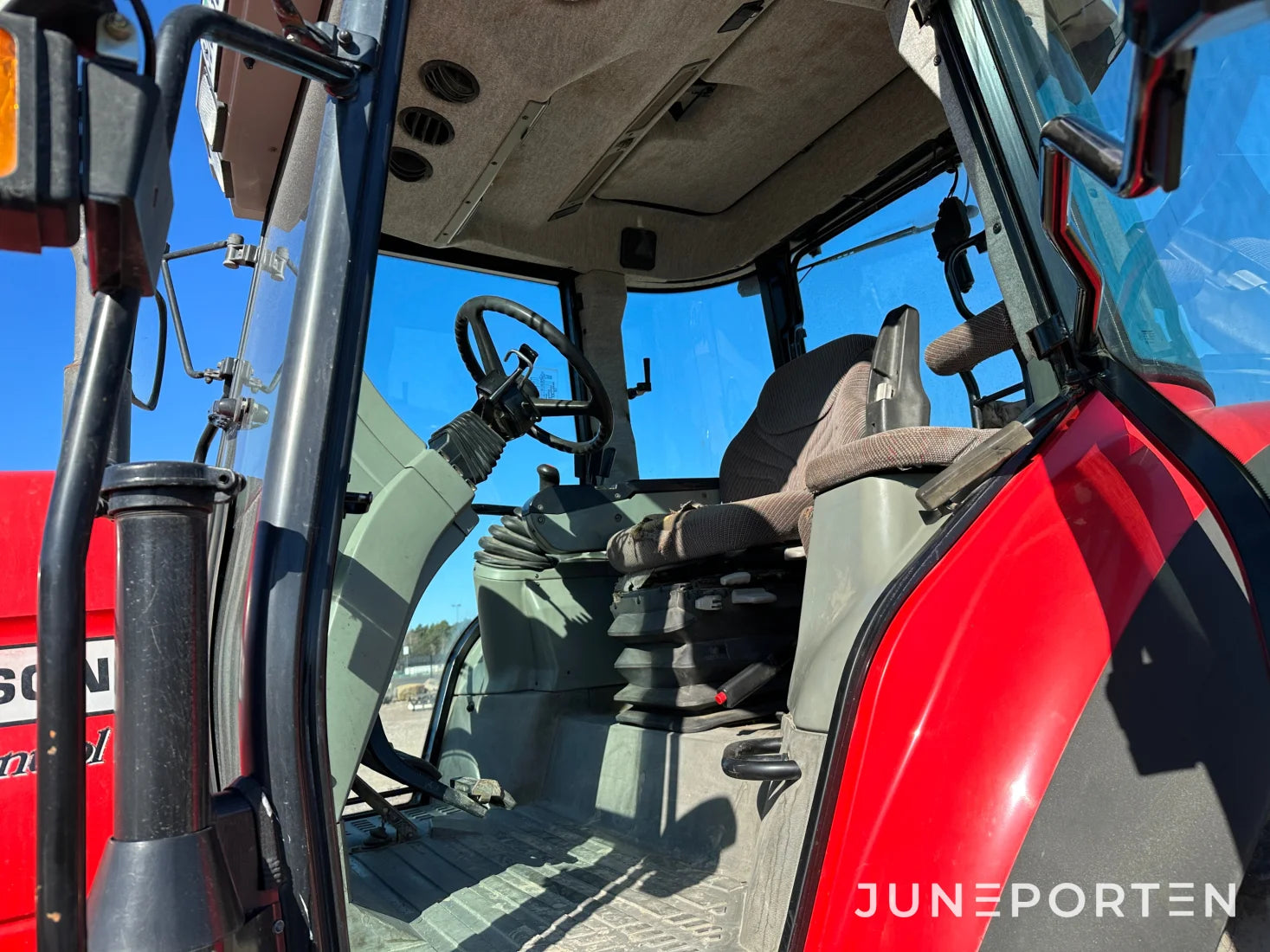 Massey Ferguson 8250-4
