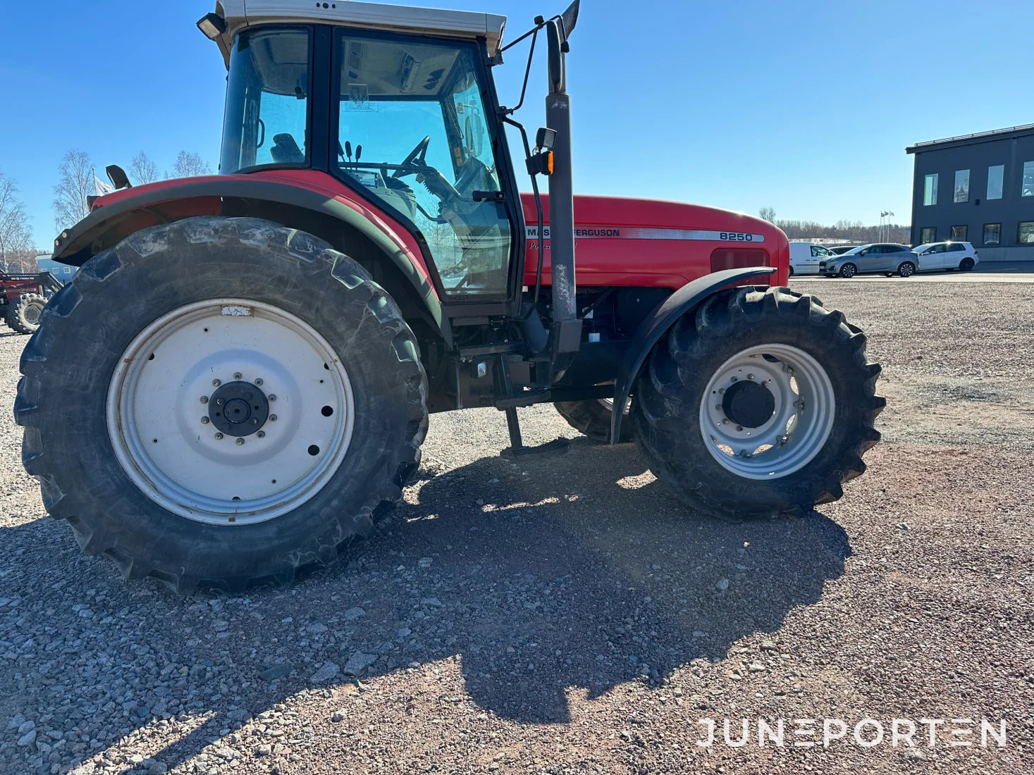 Massey Ferguson 8250-4