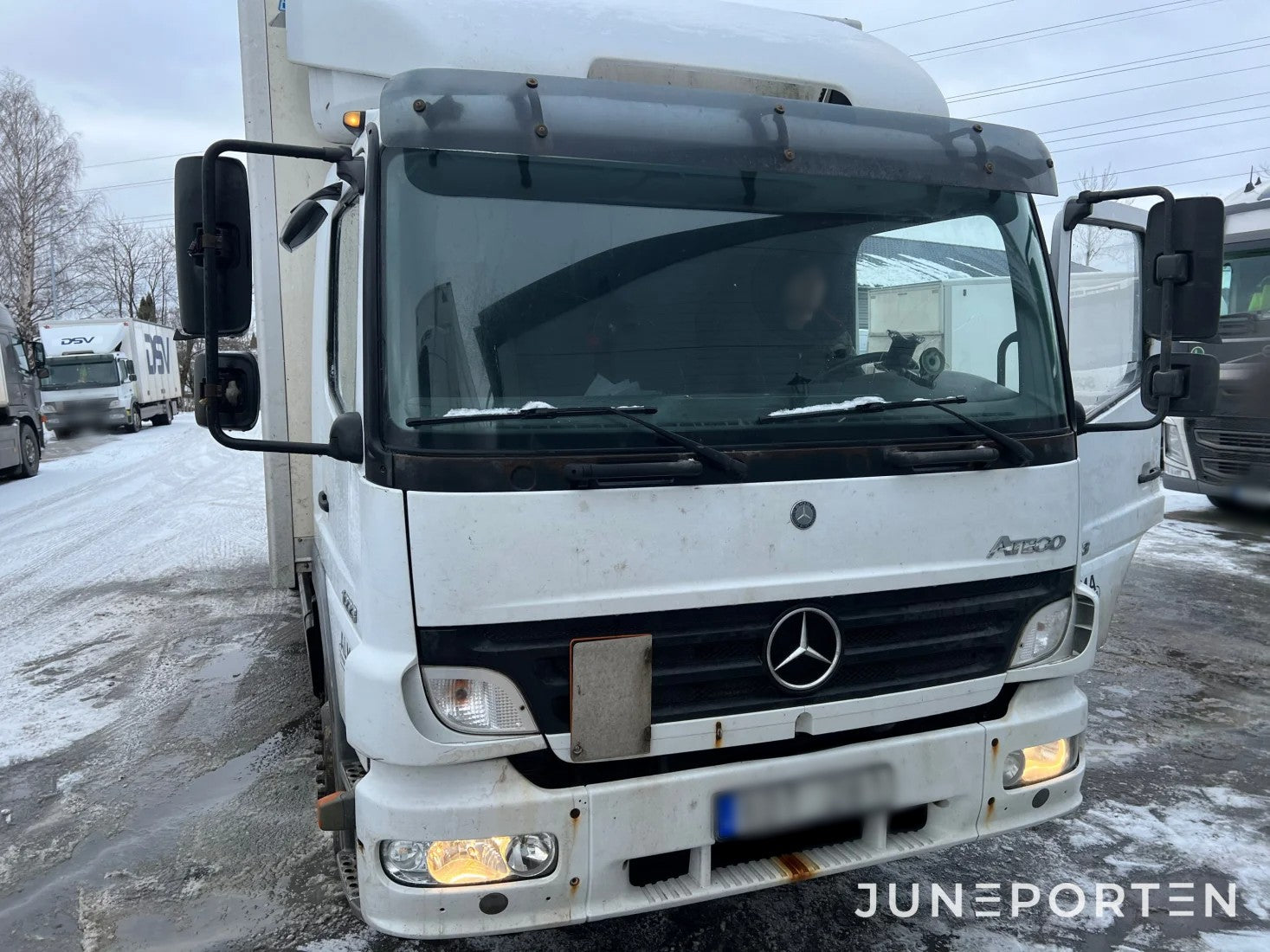 Mercedes-Benz 1223L4X2