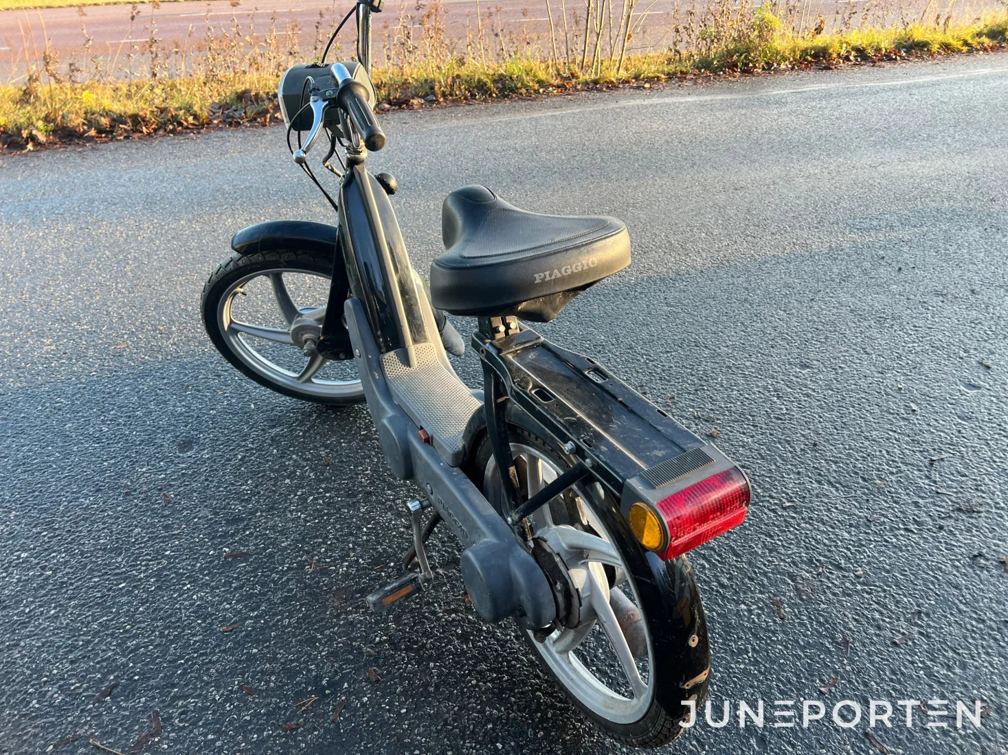 Moped Piaggio Ciao Svart