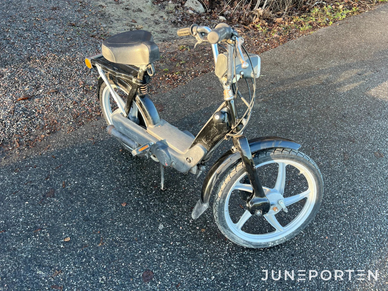 Moped Piaggio Ciao Svart