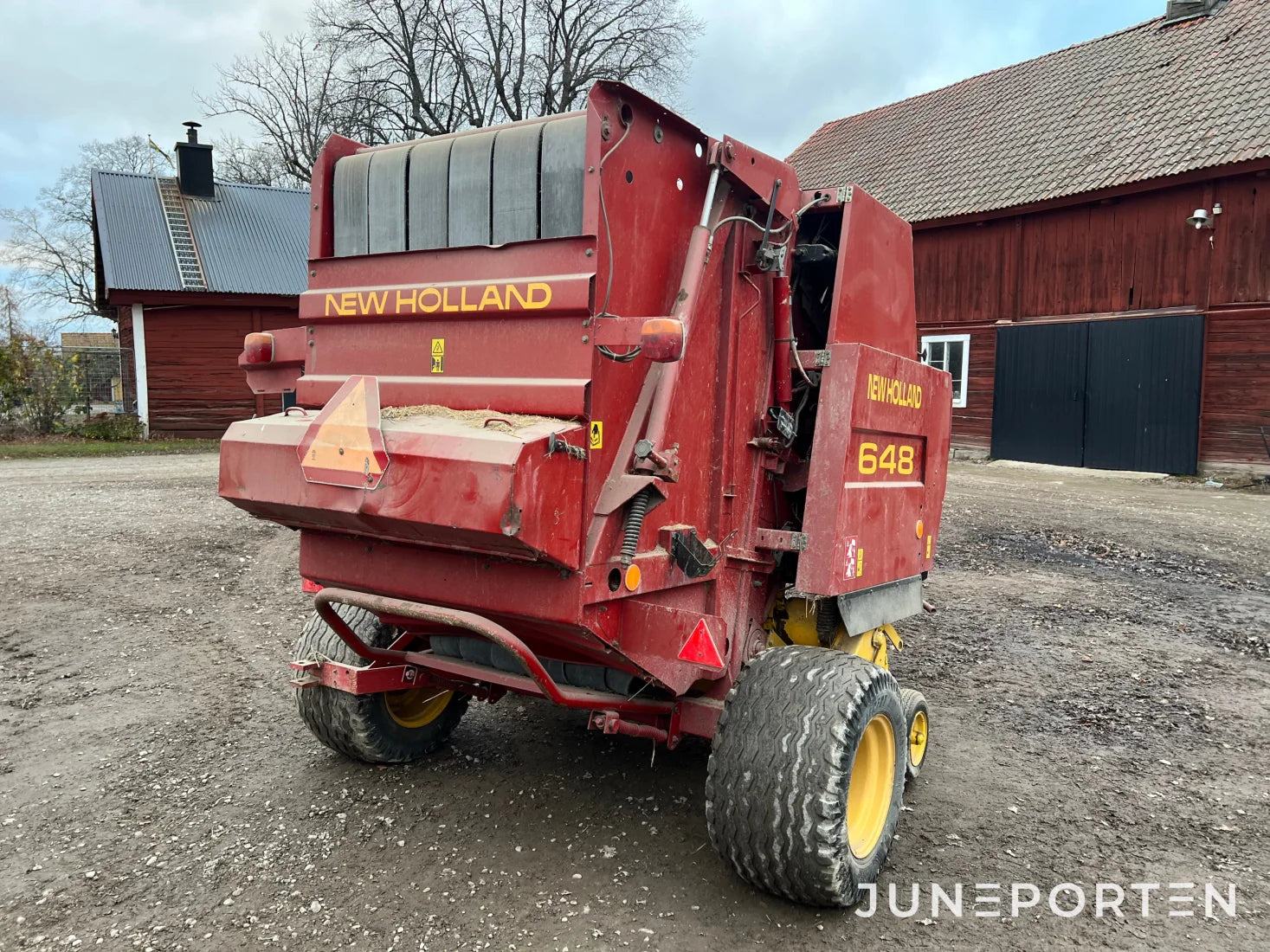 Rundballspress New Holland 648