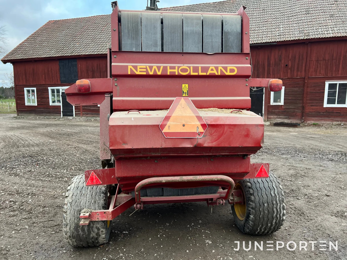 Rundballspress New Holland 648