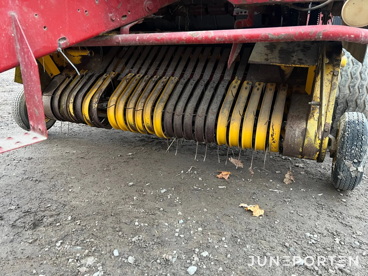 Rundballspress New Holland 648
