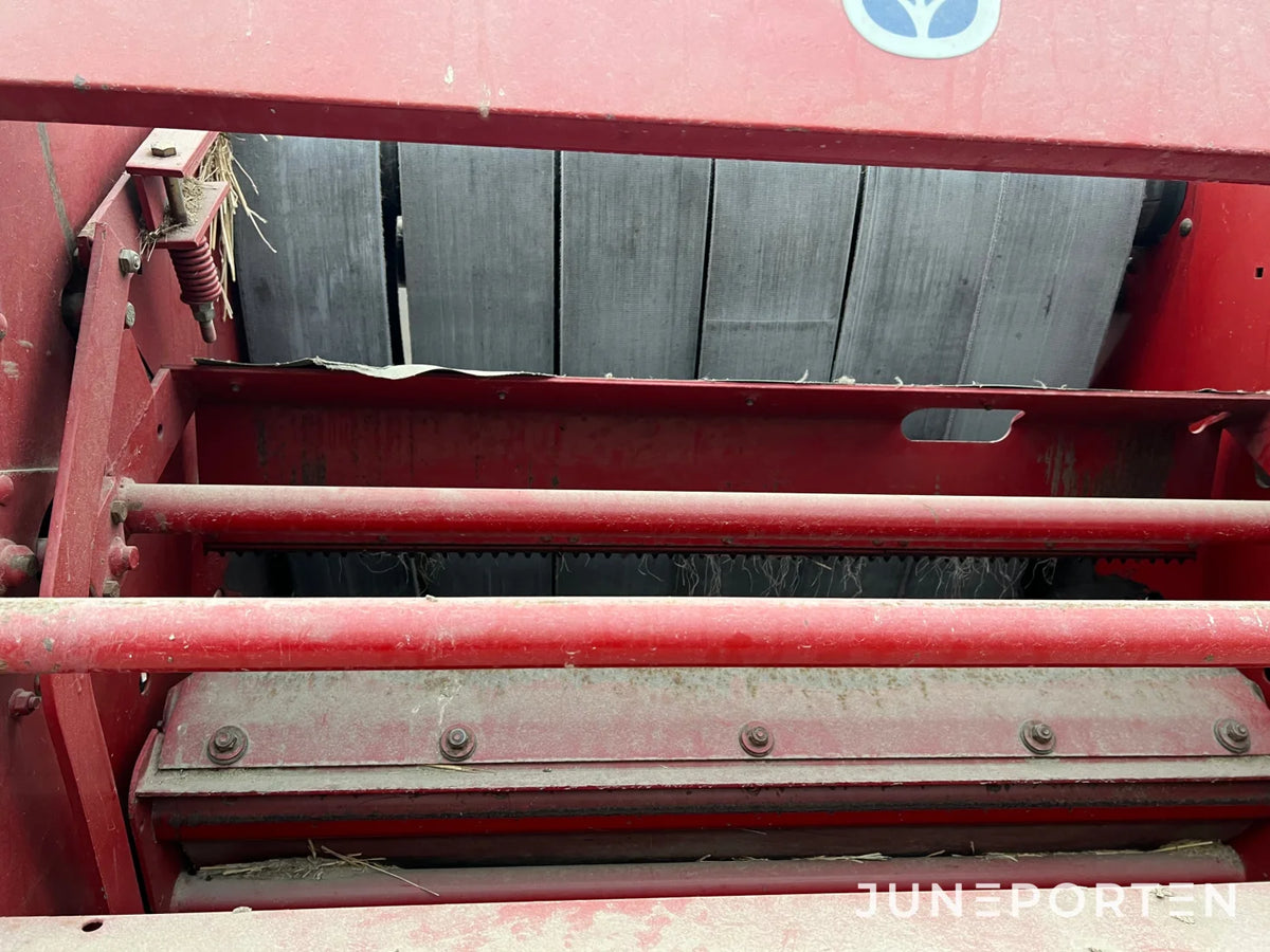 Rundballspress New Holland 648