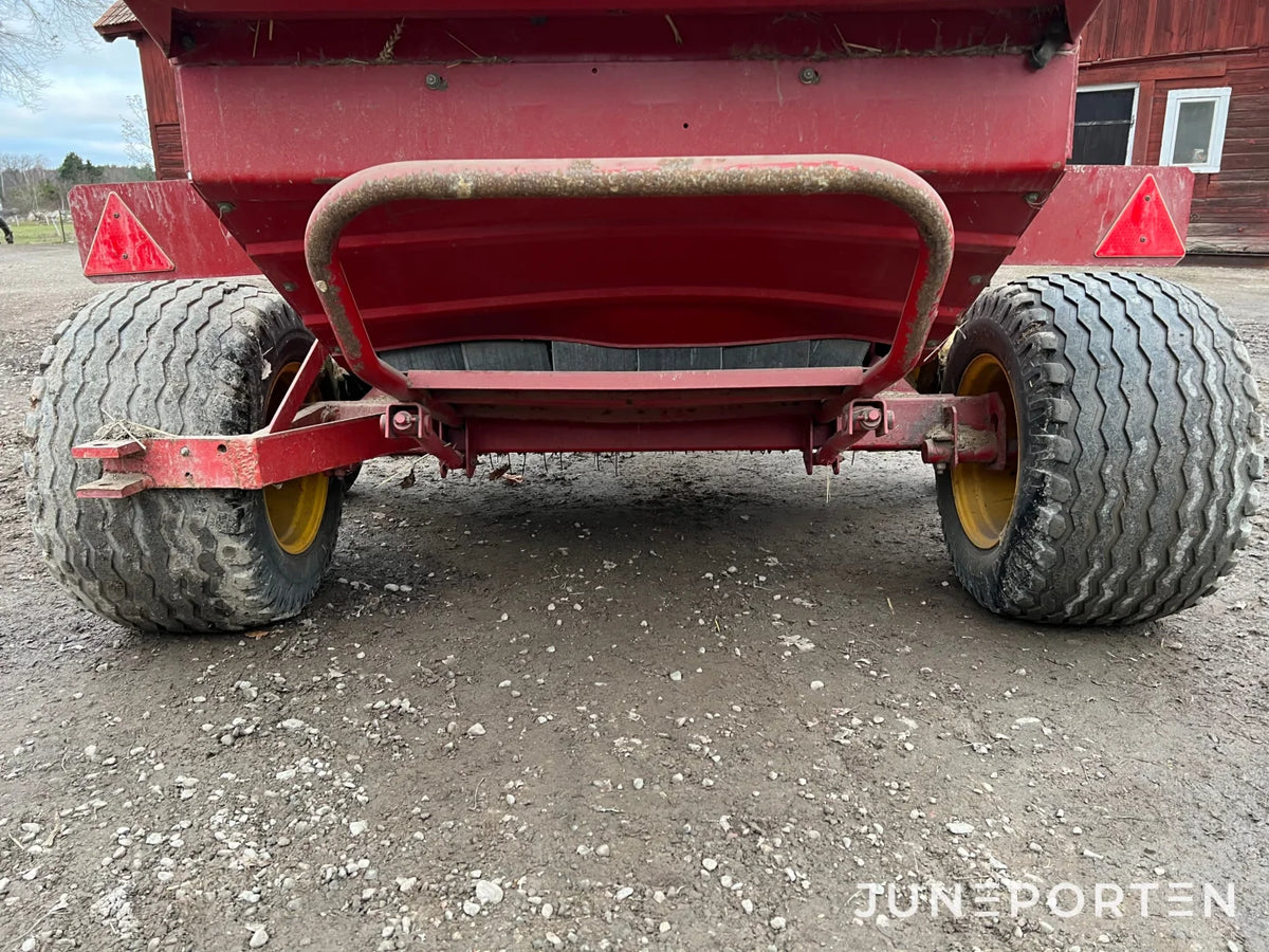 Rundballspress New Holland 648