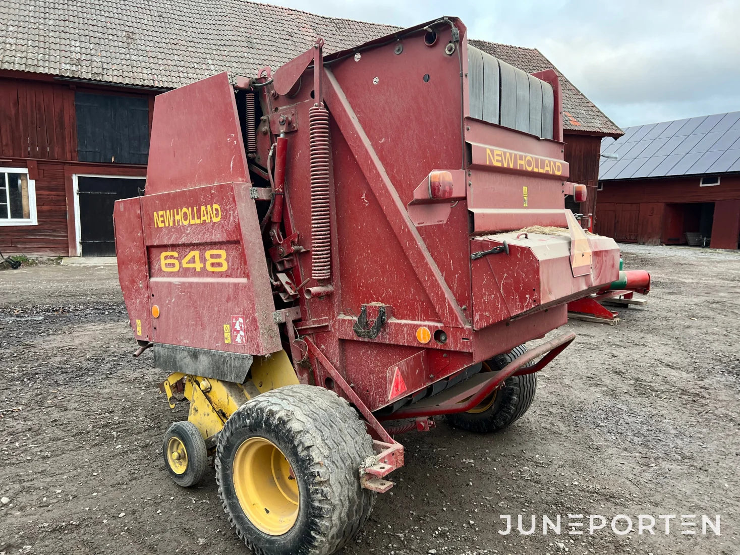 Rundballspress New Holland 648