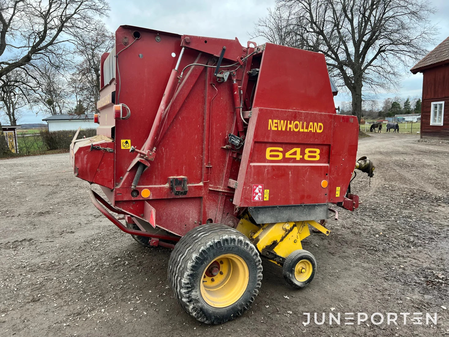 Rundballspress New Holland 648