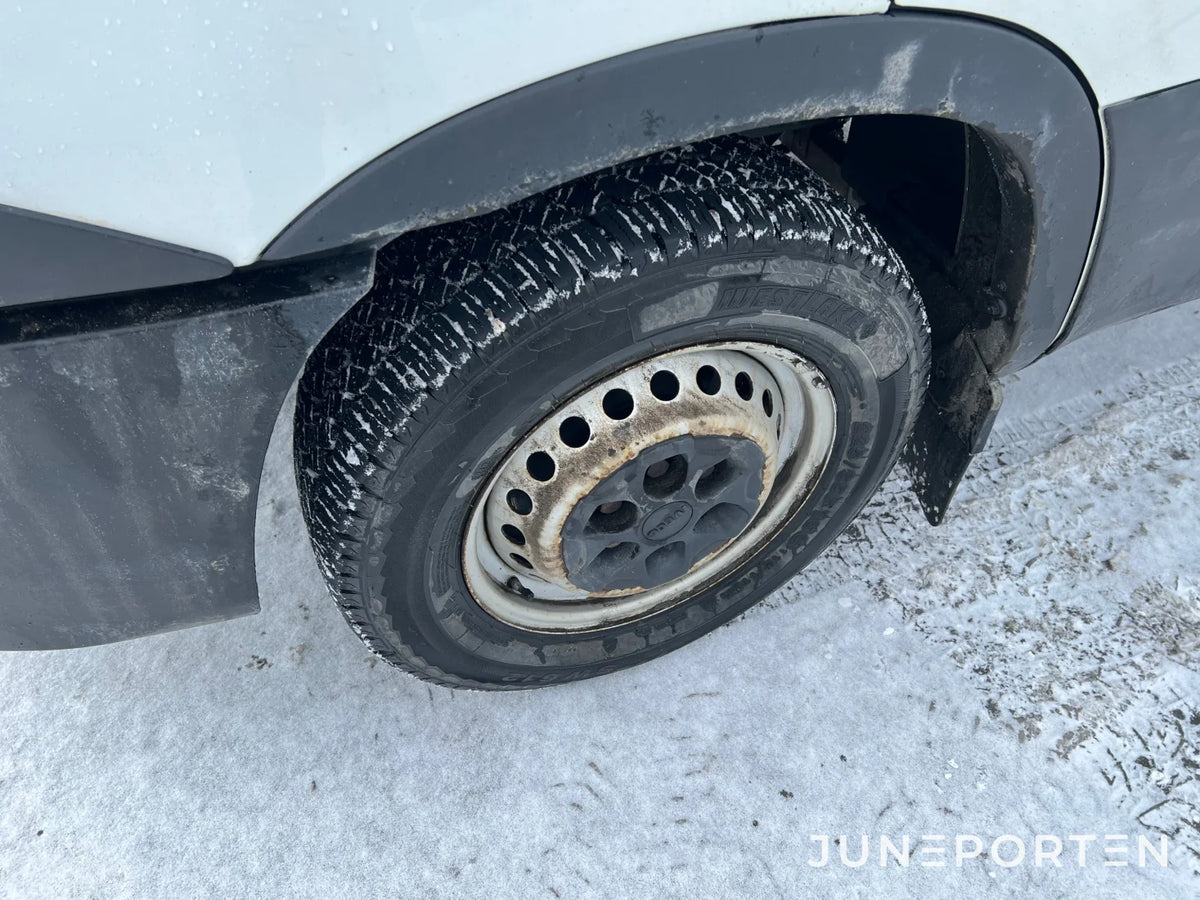 Skåpbil Iveco Daily Bakgavellyft