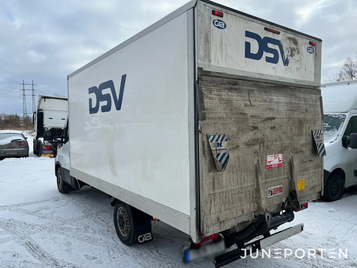 Skåpbil Iveco Daily Bakgavellyft