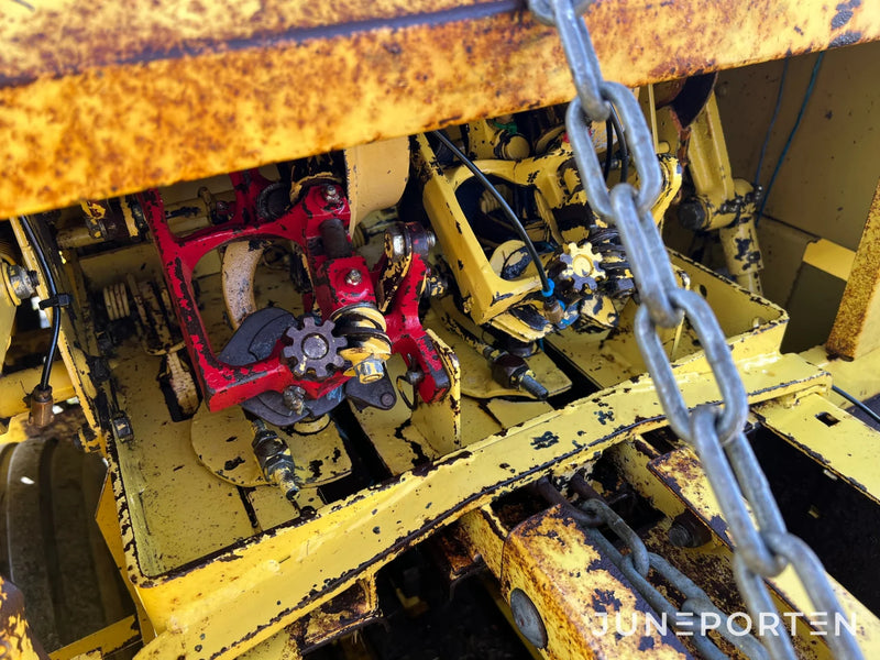 Småbalspress New Holland 945