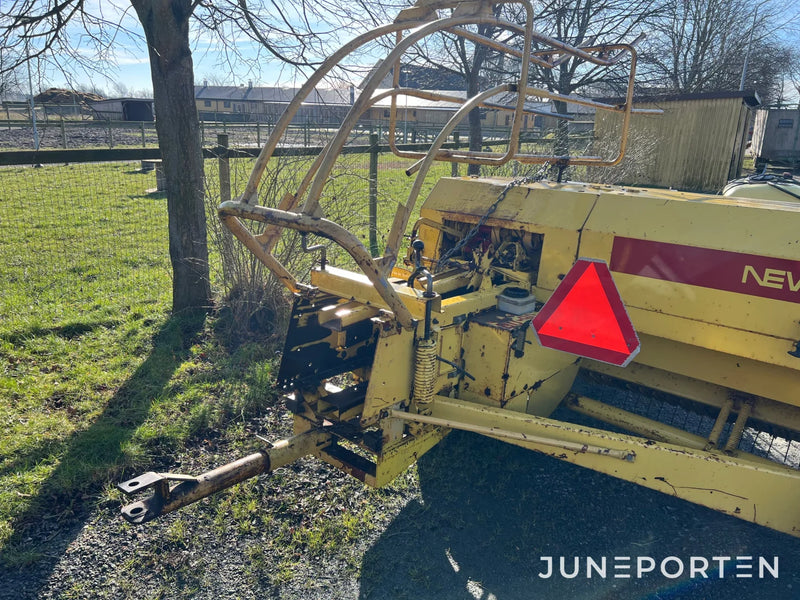 Småbalspress New Holland 945