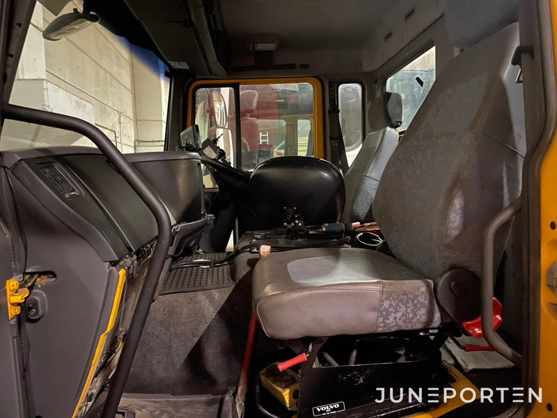 Sop och Uppsamlarbil Volvo FL6/220
