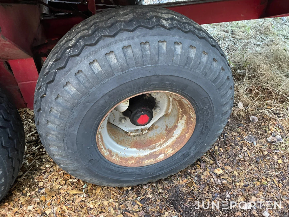 Stallgödselspridare Junkkari ESK 7500