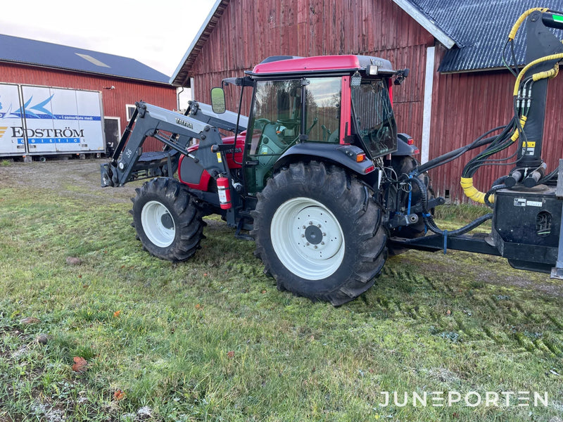 Valtra A83 med lastare & skogshytt