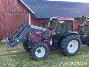 Valtra A83 med lastare & skogshytt
