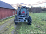 Valtra A83 med lastare & skogshytt