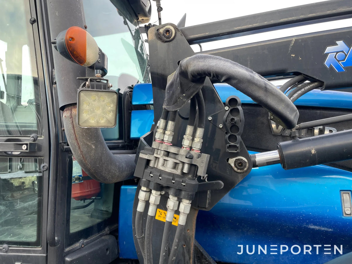Valtra T 190 med lastare