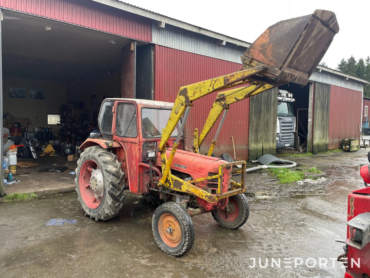 Zetor 3011 med lastare