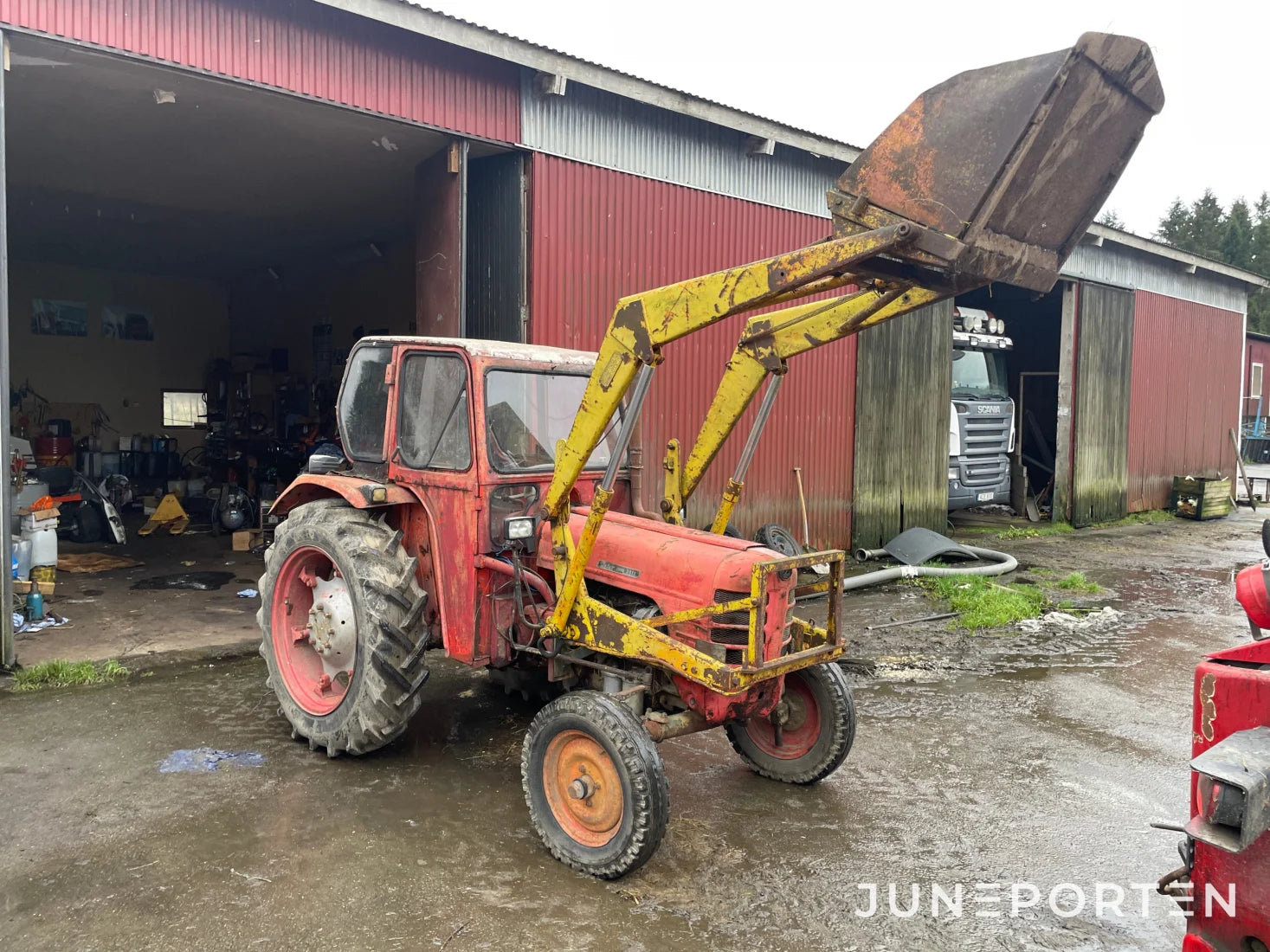 Zetor 3011 med lastare