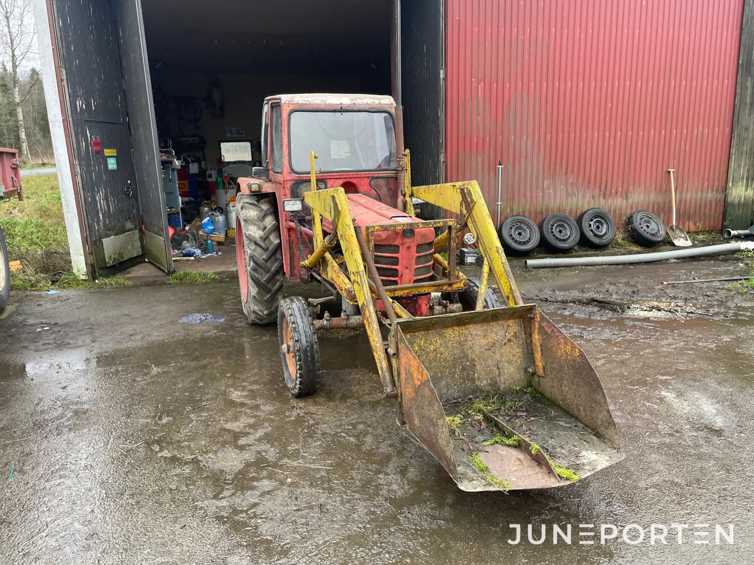 Zetor 3011 med lastare